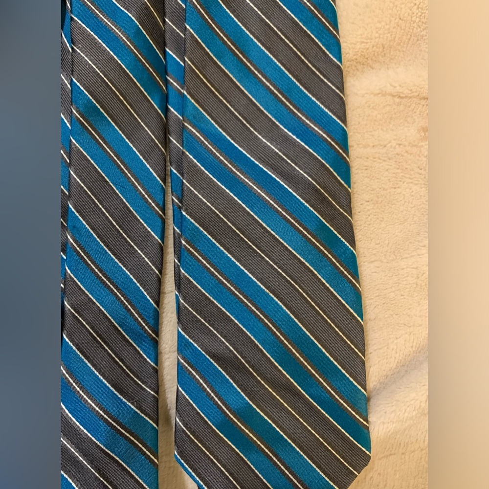 Express Tie - Picture 2 of 4